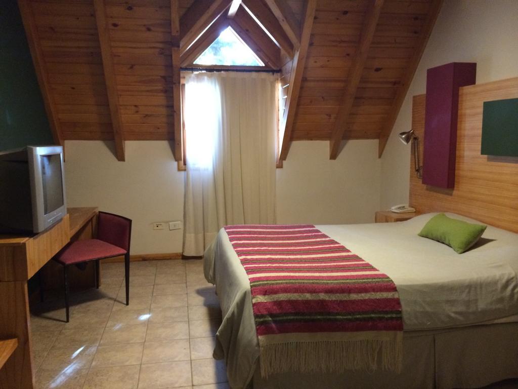 Hosteria Aca Al Sur Villa La Angostura Room photo